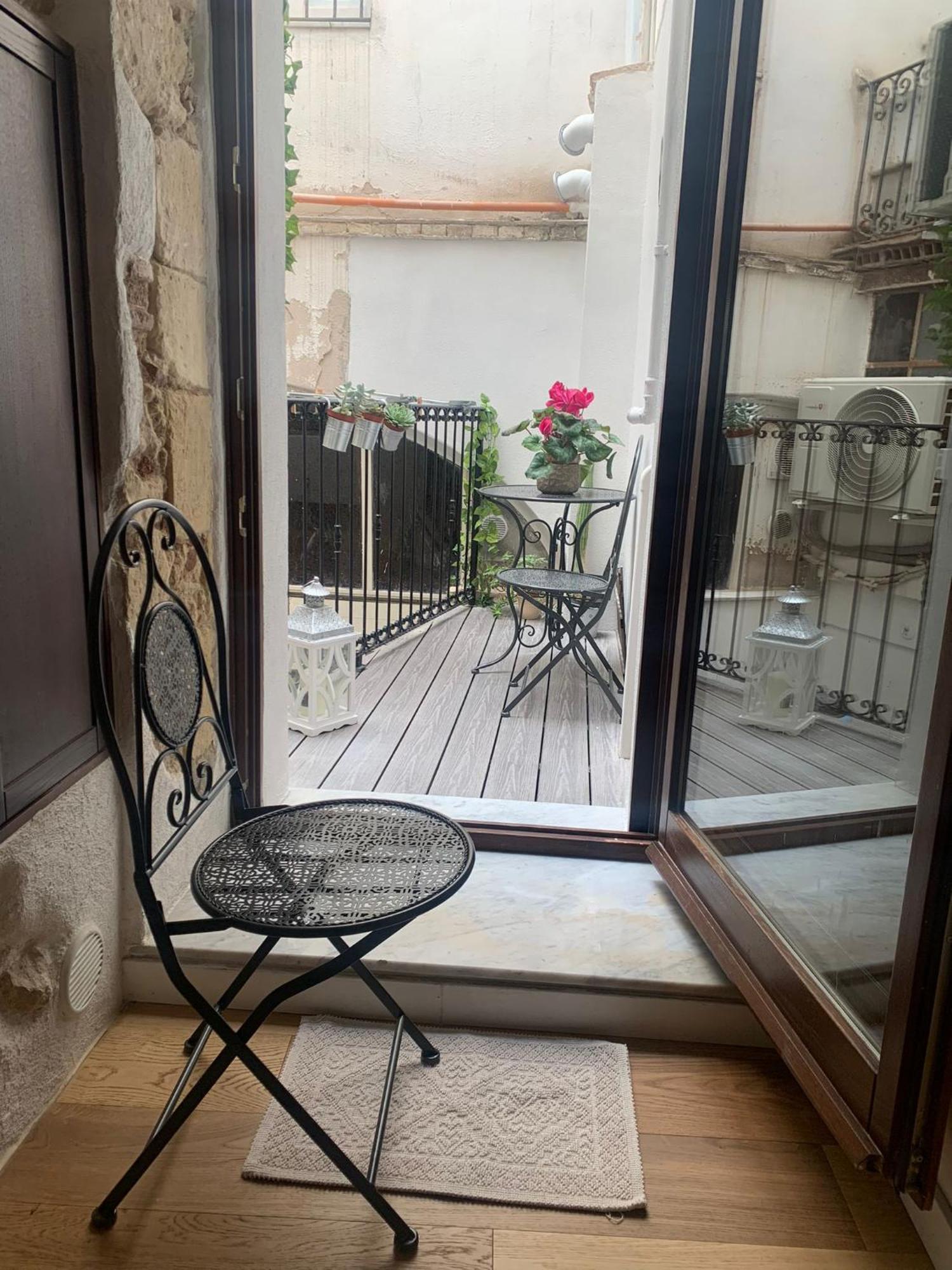 Domu 600 - Suite Mini Appartamento Cagliari Centro Storico Exterior photo